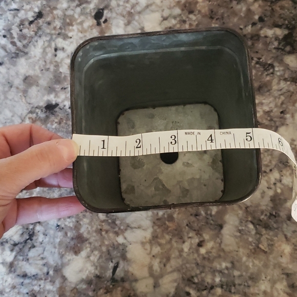 Metal planters set of three - Picture 7 of 9